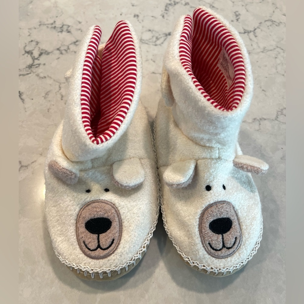 Snow bear slippers size 13 Hanna Andersson